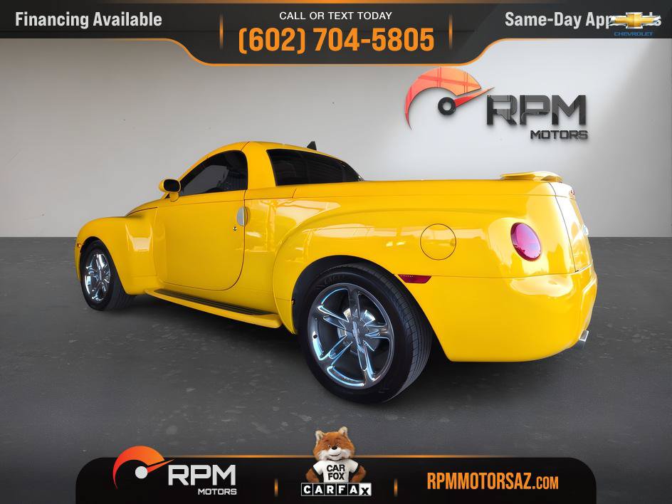 Used 2004 Chevrolet SSR w/ Preferred Equipment Group RWD image 4