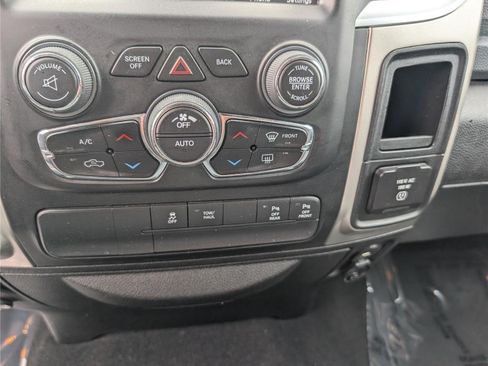 Used 2019 RAM 1500 Big Horn AWD/4WD image 24