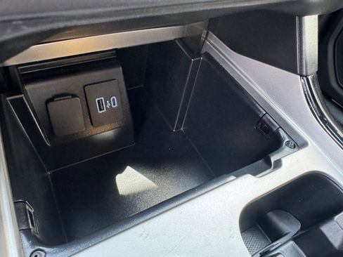 Used 2022 Ford Explorer ST-Line image 19