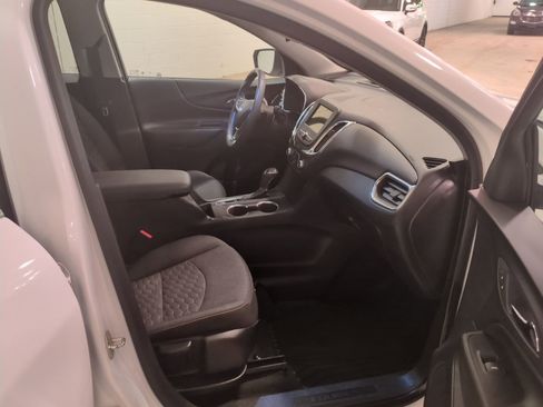 Used 2019 Chevrolet Equinox LT image 10