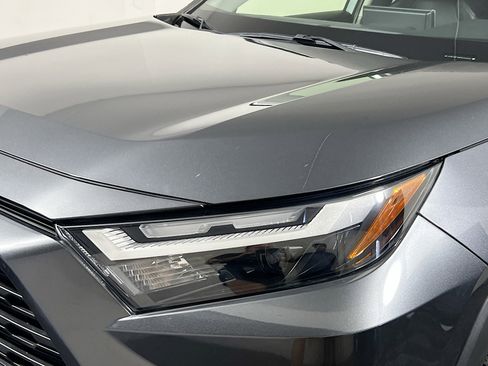 Used 2023 Toyota RAV4 XLE Premium image 11