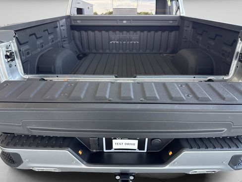 Used 2025 GMC Sierra 1500 AT4 w/ AT4 Premium Package image 18