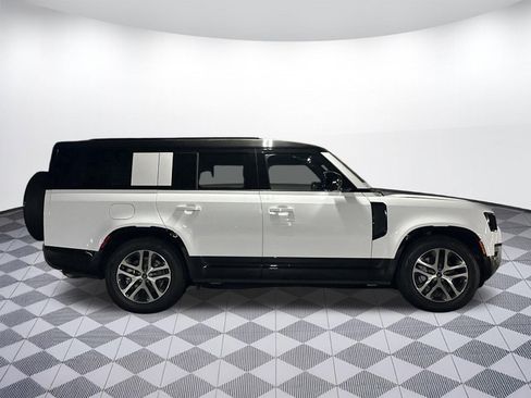 Used 2025 Land Rover Defender 130 X-Dynamic SE AWD/4WD image 7