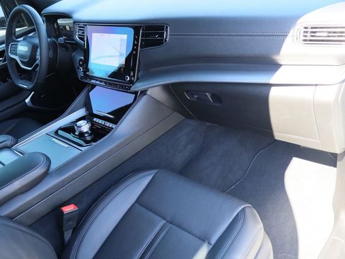 Used 2023 Jeep Wagoneer Series II image 34