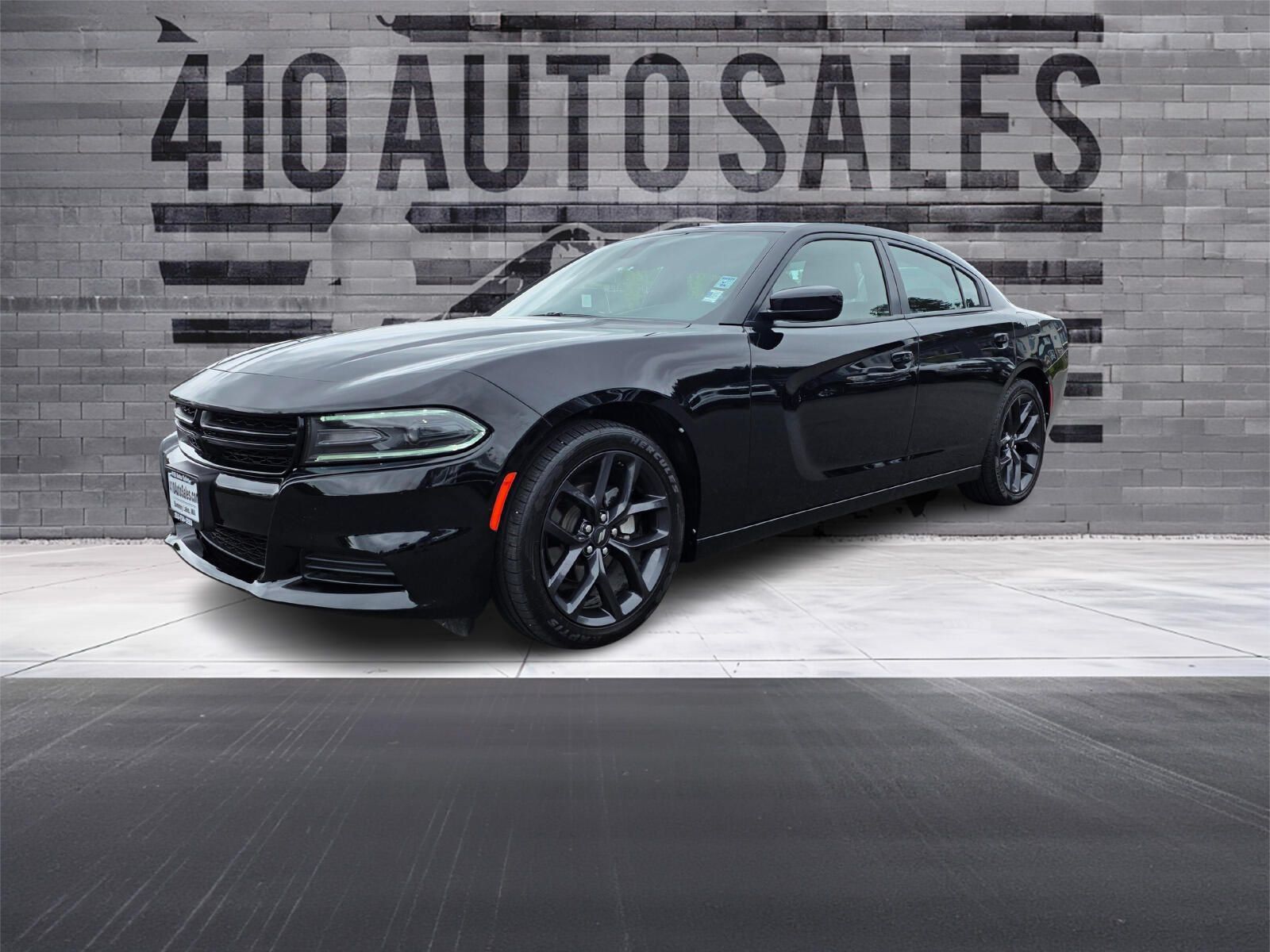 Used 2021 Dodge Charger SXT w/ Blacktop Package RWD image 6