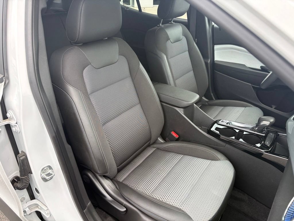 Used 2025 Chevrolet Trax LT FWD image 22