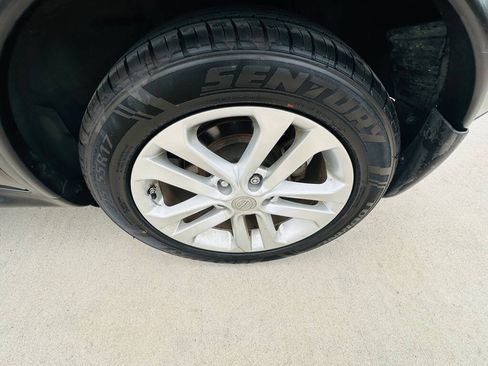 Used 2013 Nissan Juke SV FWD image 26