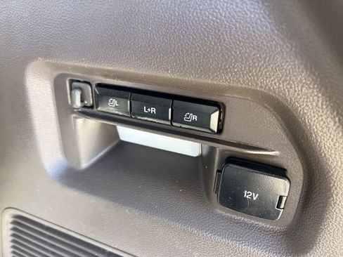 Used 2020 Ford Explorer Platinum w/ Premium Technology Package image 22