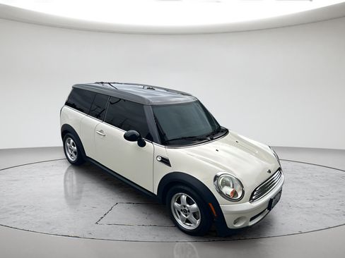 Used 2009 MINI Cooper Clubman Hardtop FWD image 1