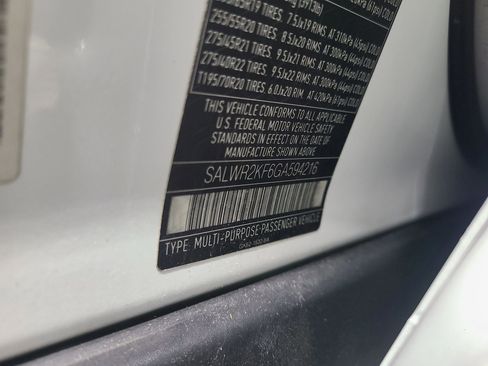 Used 2016 Land Rover Range Rover Sport HSE image 3