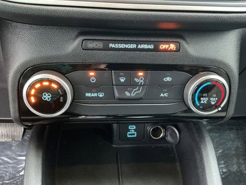 Used 2022 Ford Escape SE image 51
