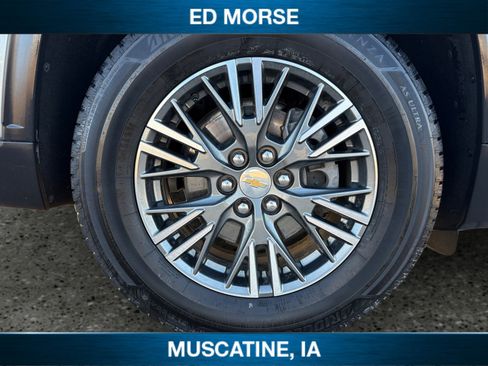 Certified 2025 Chevrolet Traverse LT image 12