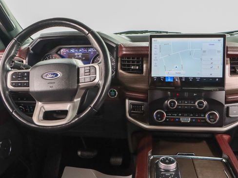 Used 2023 Ford Expedition Max Limited image 18