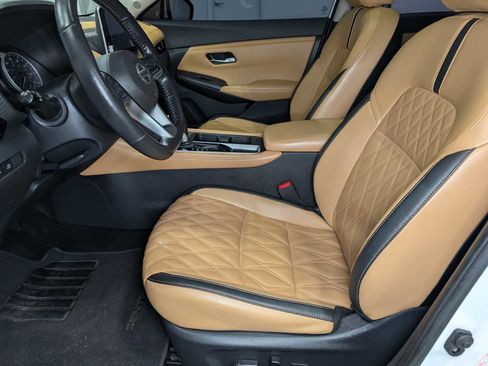 Used 2022 Nissan Sentra SV w/ SV Premium Package image 4