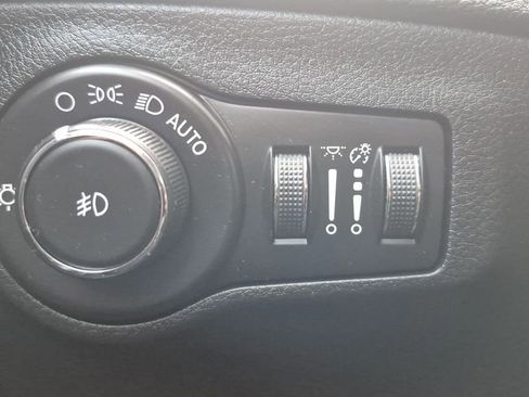 Used 2019 Jeep Compass Latitude w/ Popular Equipment Group image 23