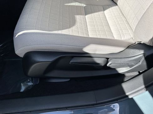 Used 2024 Honda HR-V LX image 36