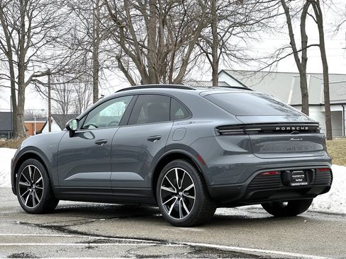 New 2026 Porsche Macan 4 Electric image 3