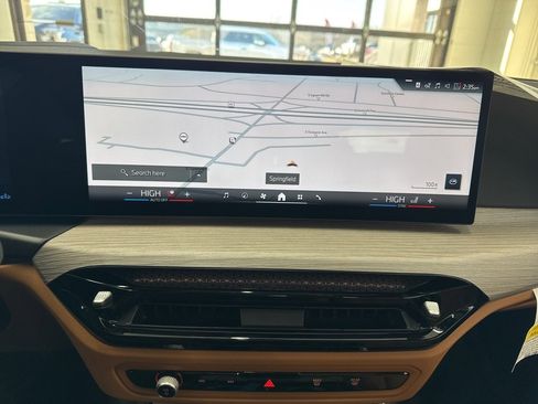 Used 2025 BMW 330i xDrive Sedan w/ Premium Package image 22