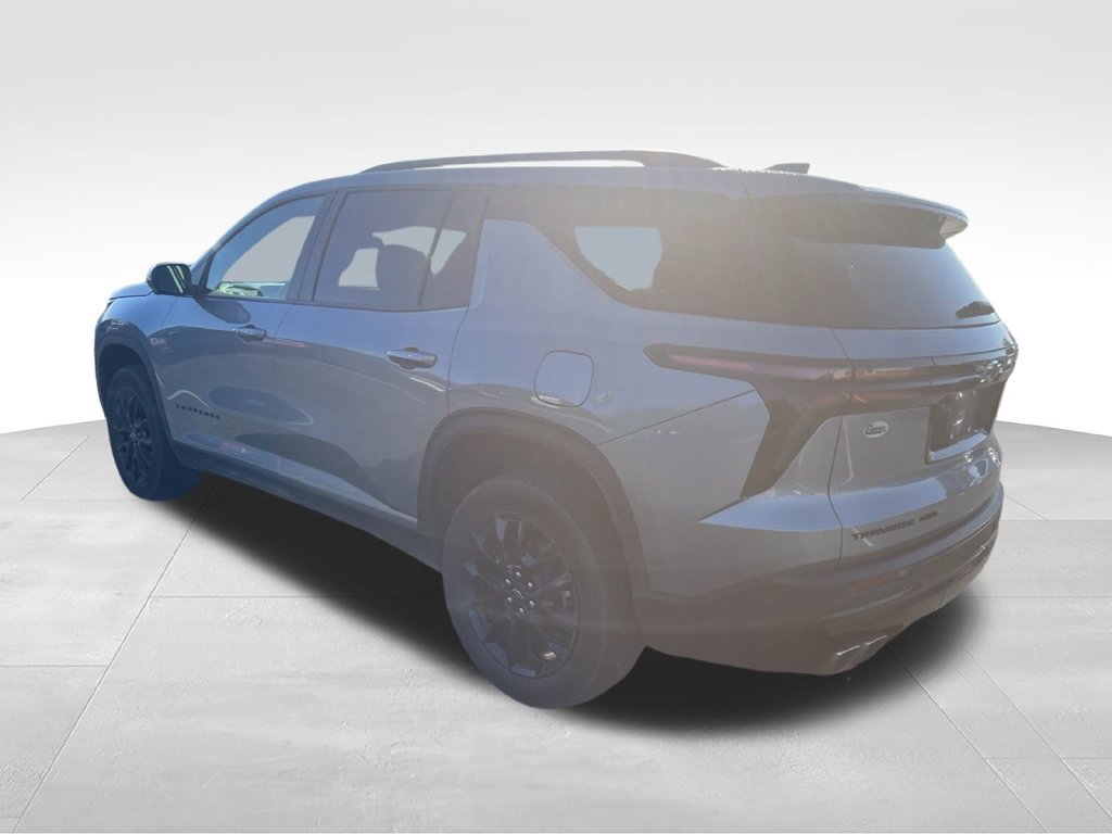 Used 2024 Chevrolet Traverse LT w/ Midnight/Sport Edition AWD/4WD image 6