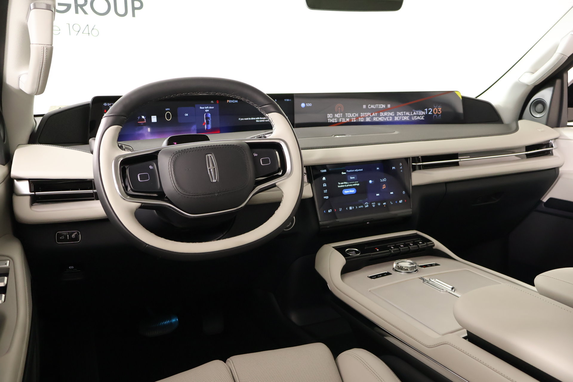 New 2026 Lincoln Navigator Premiere AWD/4WD image 2