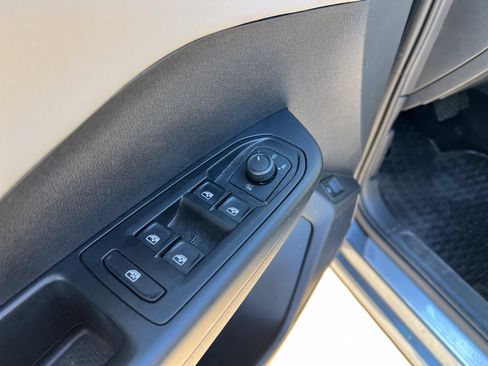 Certified 2022 Volkswagen Taos SE w/ Panoramic Sunroof Package FWD image 14