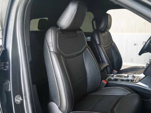 Used 2020 Ford Explorer ST w/ ST Street Pack AWD/4WD image 31