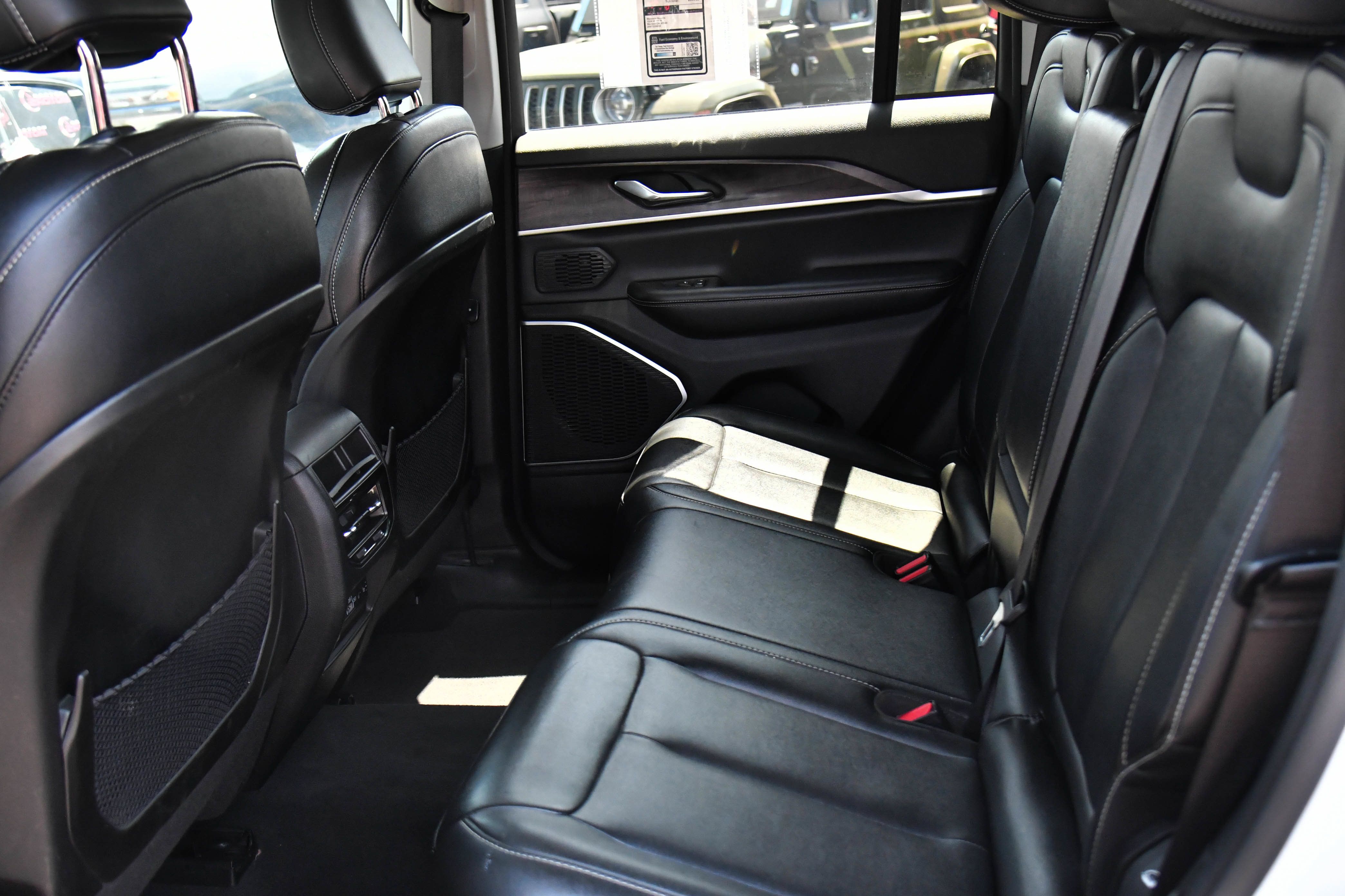 Used 2024 Jeep Grand Cherokee Limited 4xe AWD/4WD image 43