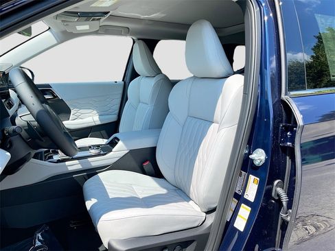 New 2025 Mitsubishi Outlander SEL image 22