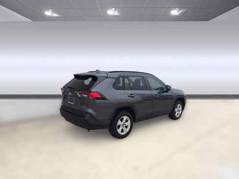 Used 2019 Toyota RAV4 XLE image 8