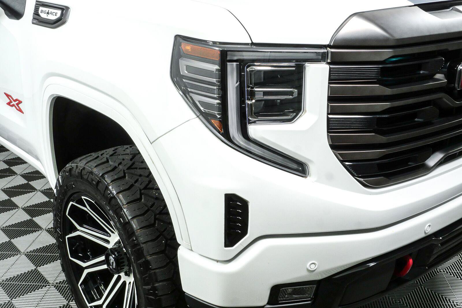 Used 2022 GMC Sierra 1500 AT4X AWD/4WD image 35