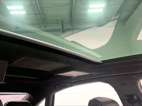 Used 2021 Audi A8 L 4.0T image 16