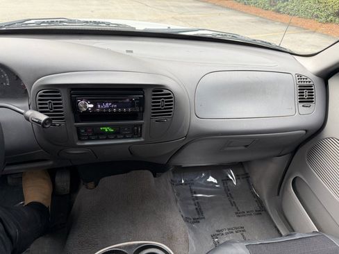 Used 2003 Ford F150 Lariat image 24