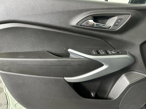 Used 2024 Chevrolet Trax RS w/ Driver Confidence Package FWD image 22