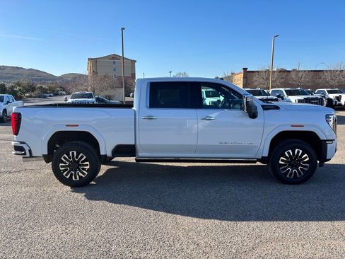 New 2026 GMC Sierra 3500 Denali Ultimate image 4