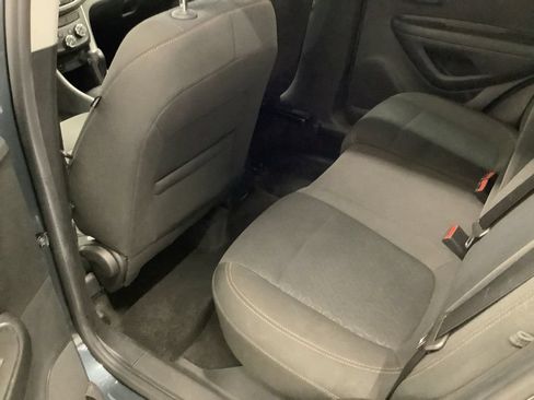 Used 2022 Chevrolet Trax LS w/ Tint and Cruise Package AWD/4WD image 20