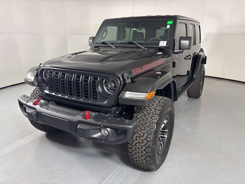 Used 2024 Jeep Wrangler Unlimited Rubicon image 4