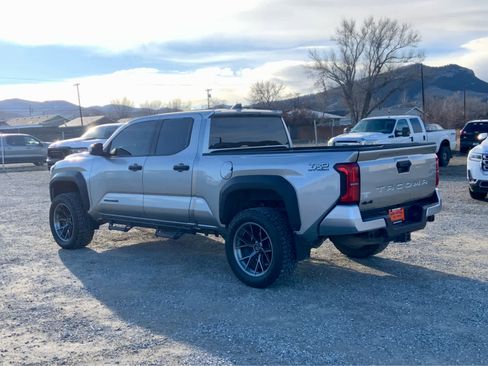 Used 2024 Toyota Tacoma TRD Off-Road image 3