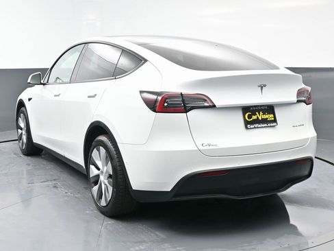 Used 2022 Tesla Model Y Long Range image 6