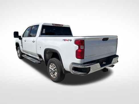 Used 2025 Chevrolet Silverado 2500 LT w/ Convenience Package image 7