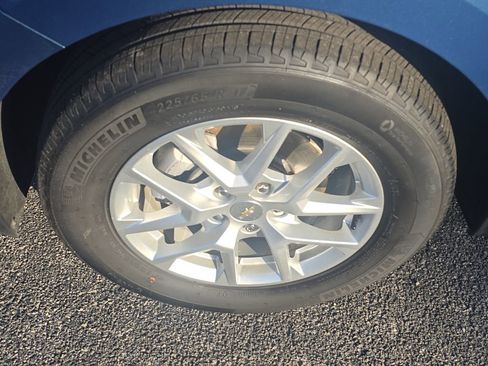 Used 2024 Chevrolet Equinox LS w/ Driver Confidence II Package image 10