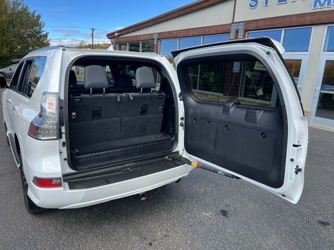 Used 2023 Lexus GX 460 Premium w/ Premium Package AWD/4WD image 17
