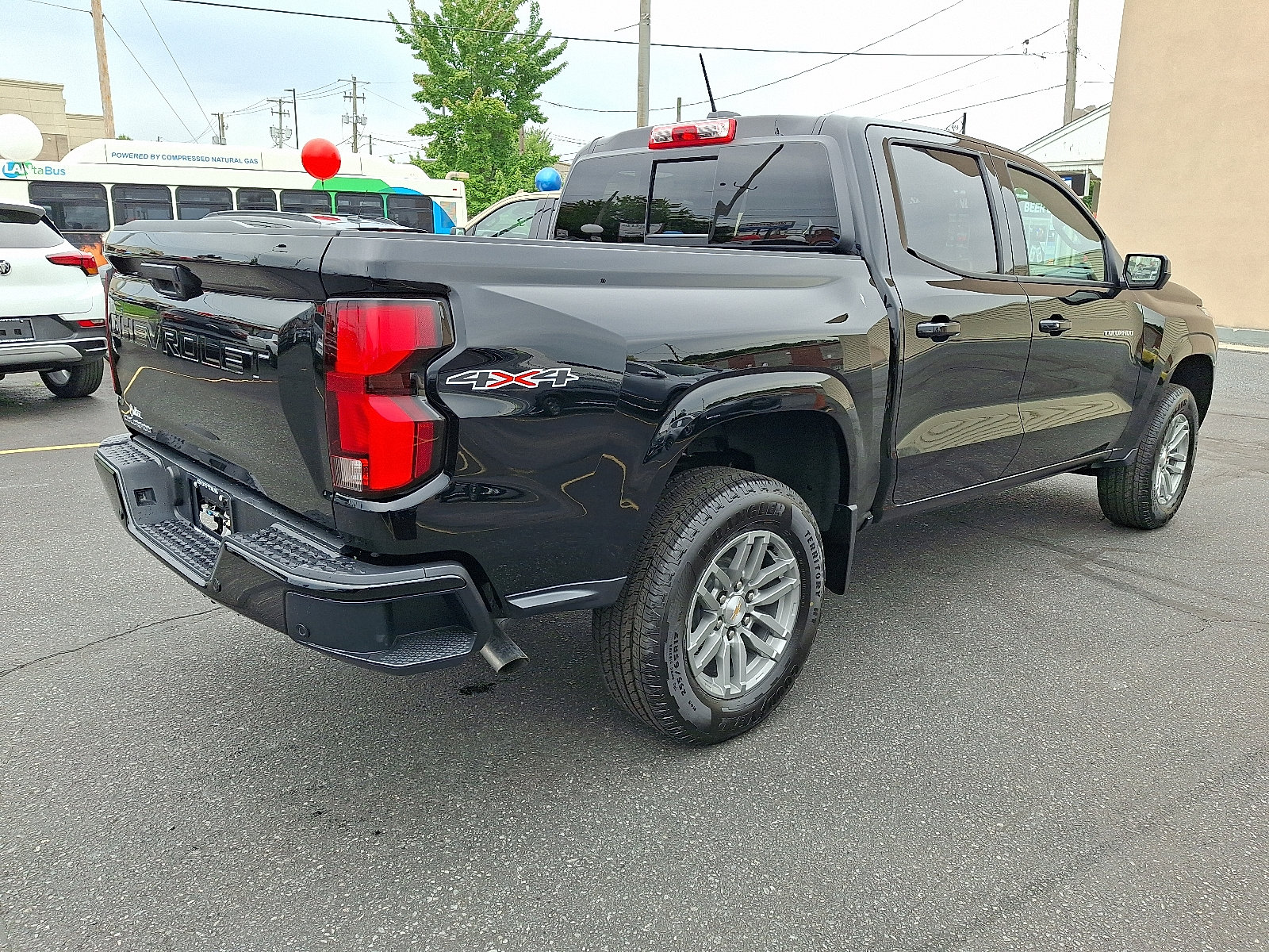 New 2026 Chevrolet Colorado LT w/ LT Convenience Package AWD/4WD image 3