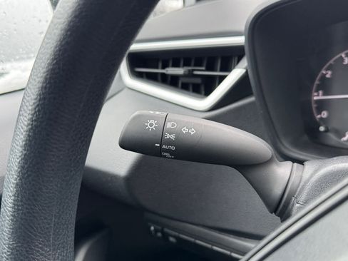 Certified 2025 Toyota Corolla LE image 18