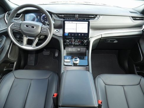 New 2025 Jeep Grand Cherokee L Limited w/ Luxury Tech Group II image 5