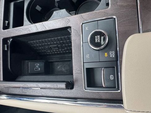 Used 2024 Lincoln Navigator L Reserve w/ Equipment Group 201A AWD/4WD image 19