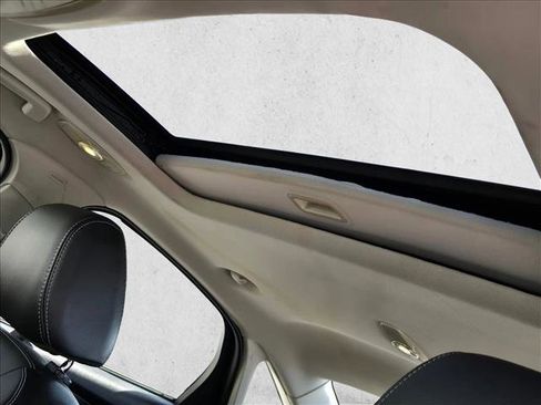 Used 2014 Ford Focus SE w/ Equipment Group 201A image 19