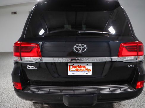 Used 2019 Toyota Land Cruiser image 8