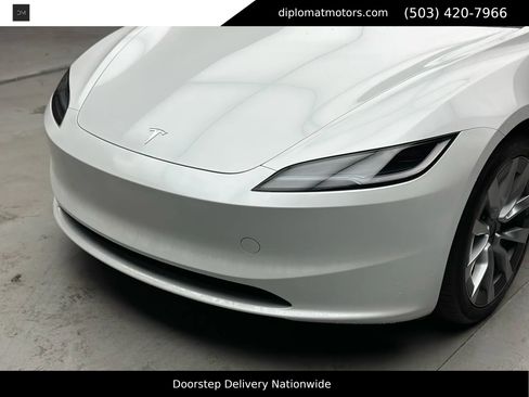 Used 2024 Tesla Model 3 Standard Range image 10