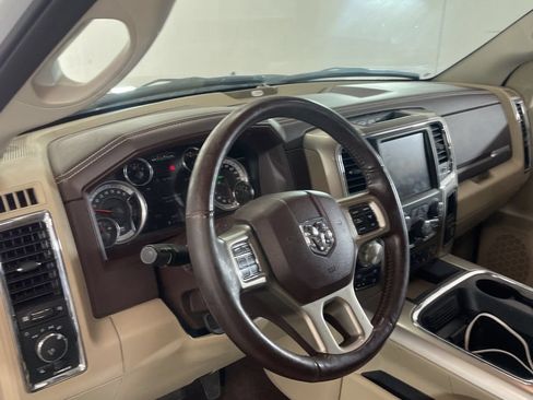 Used 2017 RAM 1500 Laramie w/ Convenience Group AWD/4WD image 7