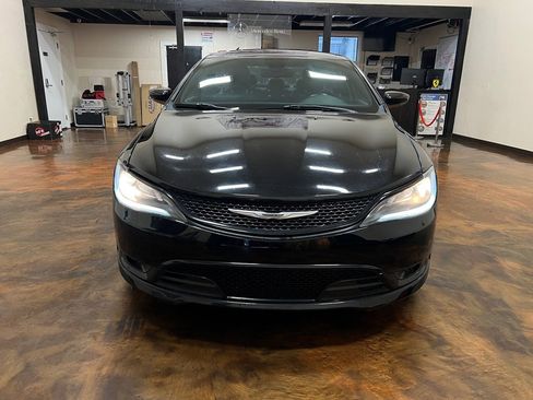 Used 2016 Chrysler 200 S w/ Comfort Group image 4